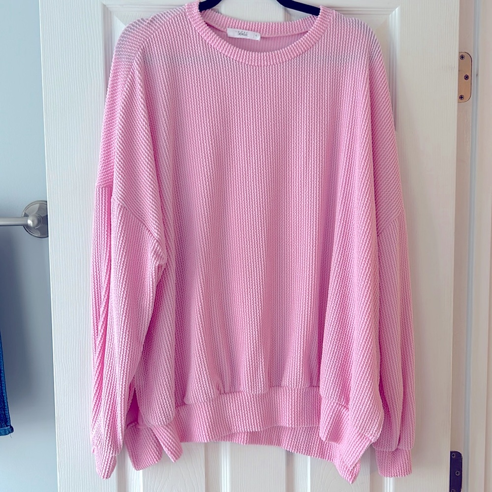 Talulah Comfy Ribbed Pullover in the color bubblegum- size large